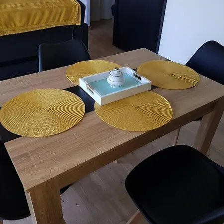 Lägenhet Avec Terrasse Au Calme Jayat